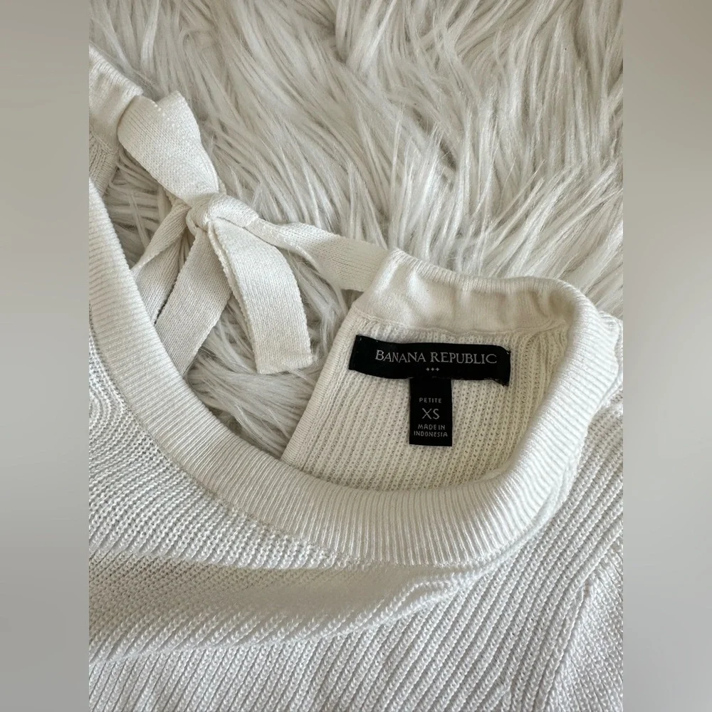 Banana Republic tie back sweater